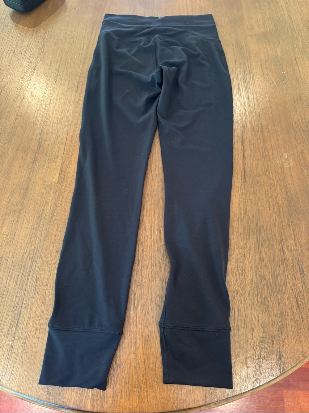 Vuori Kids Black Performance Leggings with Cuffed Ankles
